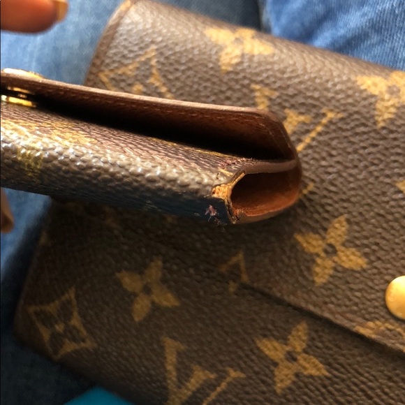 Louis Vuitton Monogram 6 Key Holder - Picture 5 of 12